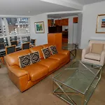 Bond 1603 Self Catering