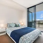 Cozy Apartment With Water View Plus Winter Garden