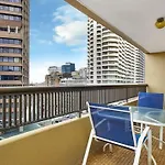 Studio With Balcony At College St