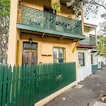 2 Bed Renovated Terrace - Erskinville