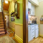 Superb Surry Hills Studio Room - Great Location