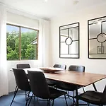Comfy 2-Bed Apartment With Gym And Pool