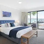 King Size Studio With Water View, Walk To The City Duplicate