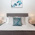 Short Lane Apartments By Urban Rest
