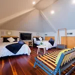 Quiet Private Studio In Strathfield With Kitchenette And Private Bathroom 3Min To Station Sleeps 6