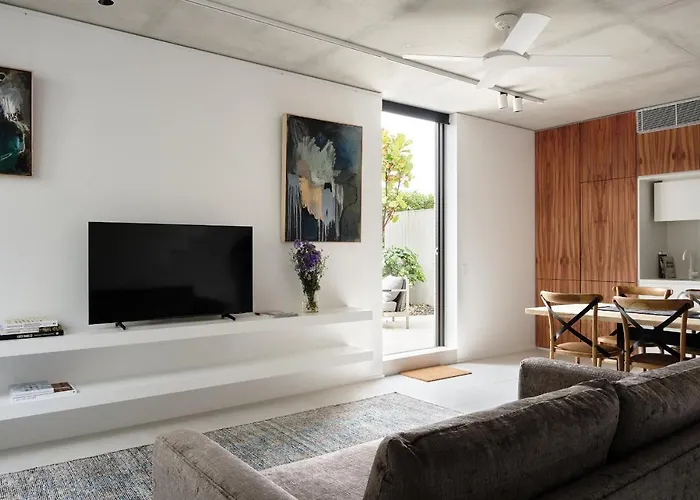Bondi Premium Hideaway With Patio