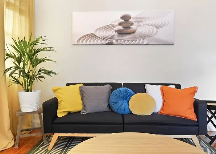 The Luxurious Apartment With Courtyard