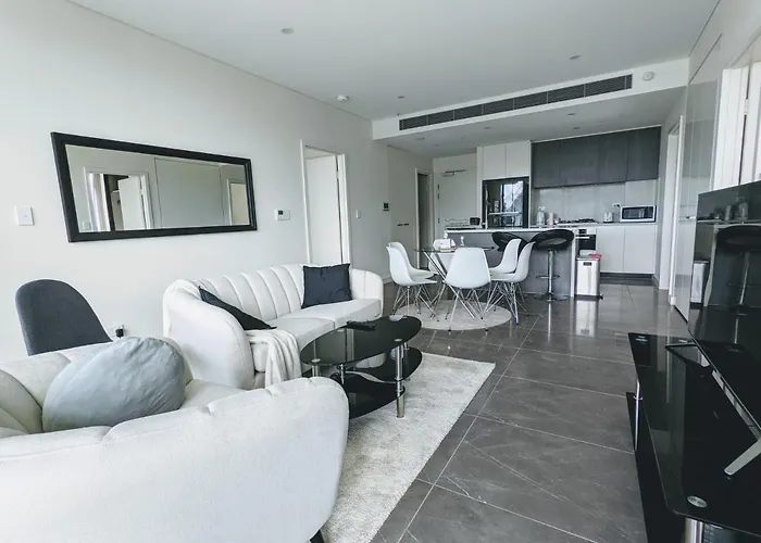 Luxury 3-Bed 2-Bath, Balcony, With Pool Included, No Parties!