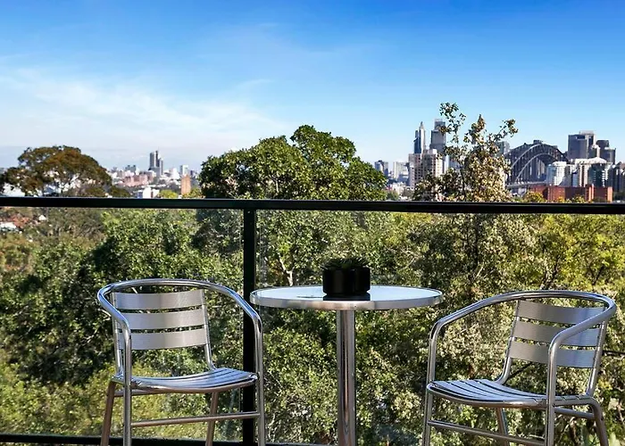 Bent6 - Spacious W/ Panoramic Sydney Harbour Views