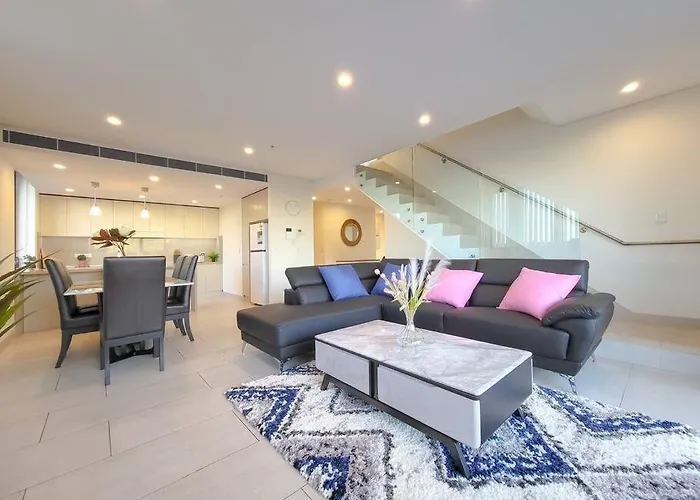 Spacious 3-Bed Penthouse With Perfect View
