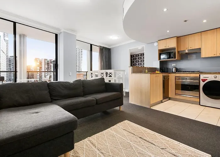 City Skyline Views Cbd Apartment