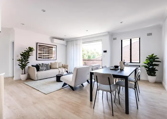 Kahlo Bondi - Luxury Escape - 3 Bedroom Furnished Apartments