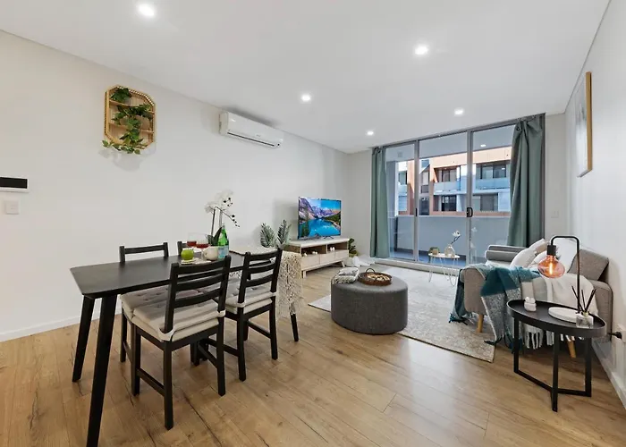 Entire Home In Wolli Creek