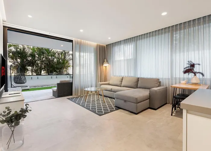Modern 1Br Abode With Courtyard Steps To The Beach