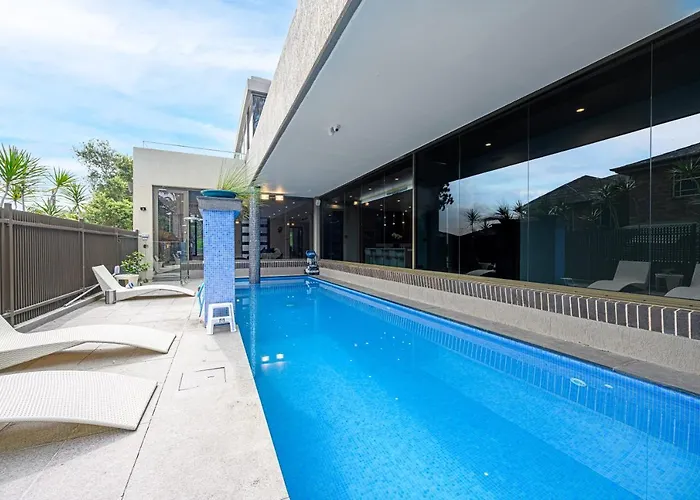 Putney Brand New Luxury House Pool & Waterview