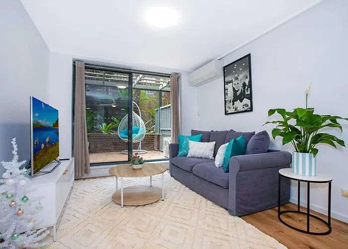 Crows Nest Gem - With Parking