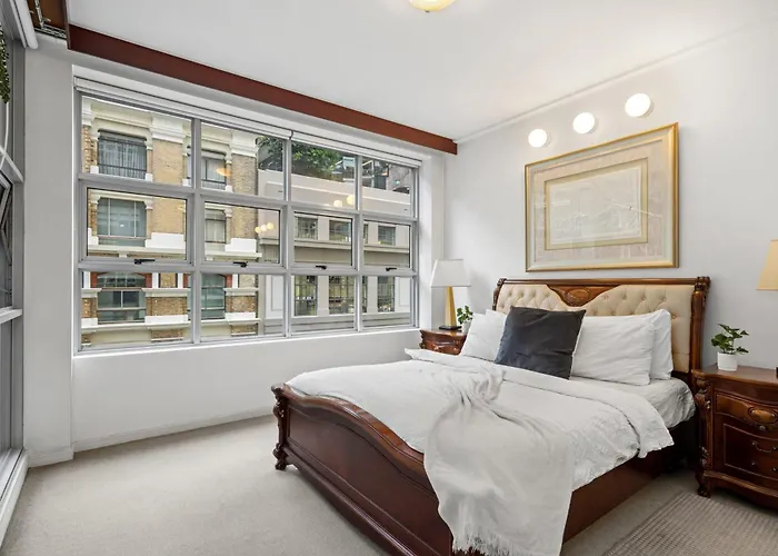 Spacious & Comfy Apt For 6 Next To Darling Harbour