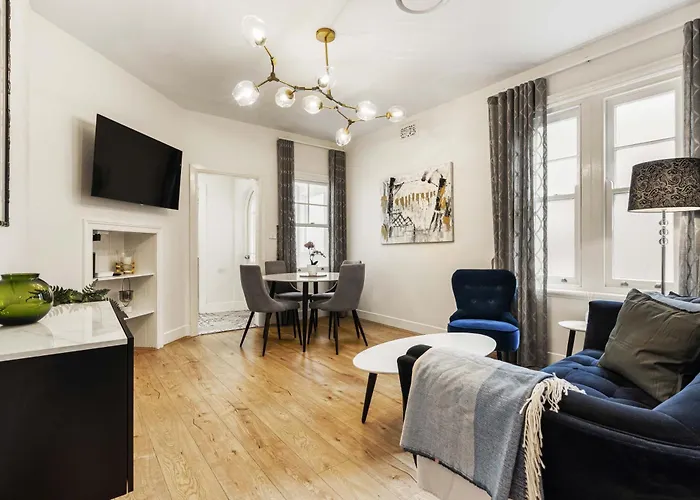 Boutique Apartment With Private Roof Terrace