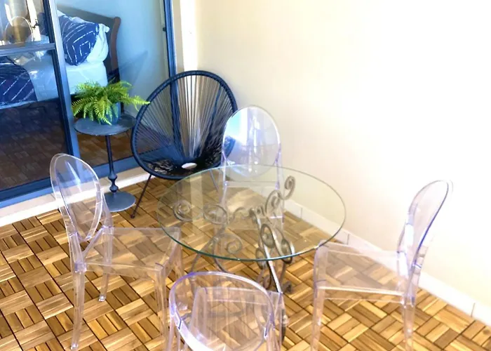 Lovely 2 Bedroom Apartment With City Views