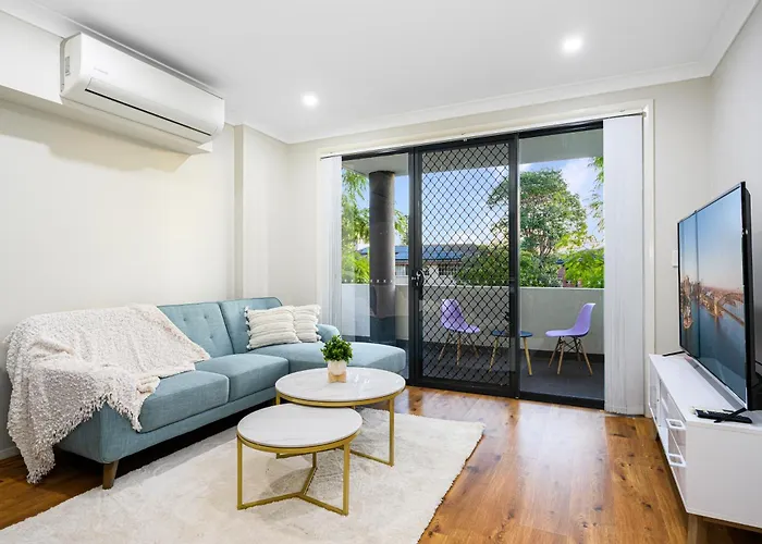 Parramatta New 2Bedroom Apt Close To Trainshoping