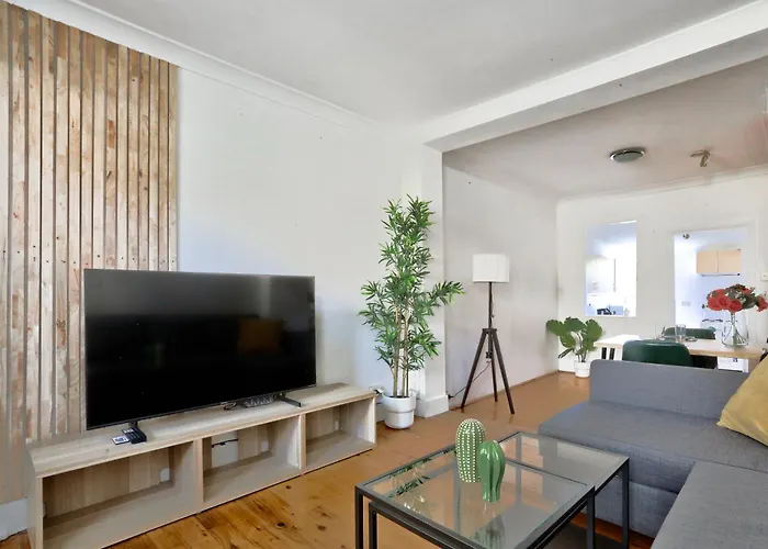 Delightful 2 Bedroom House Pyrmont 2 E-Bikes Included