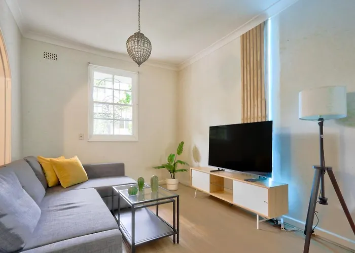 Ideal 3 Bedroom House In Chippendale With 2 E-Bikes Included