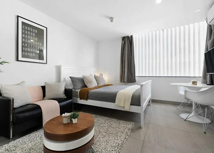 Stylish & Cozy Beach Studio, 5Min Walk To Bondi Beach
