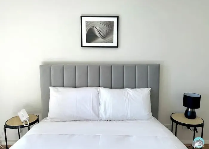 Aircabin - Strathfield - Walk To Station - 2 Beds
