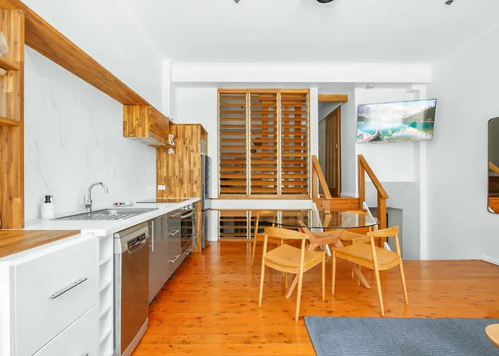 Stylish Inner City 2-Bed Unit By Fig Lane Park