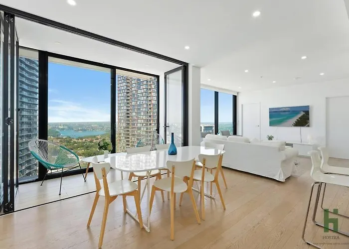 St Leonards 2B2B Apt With Skyview