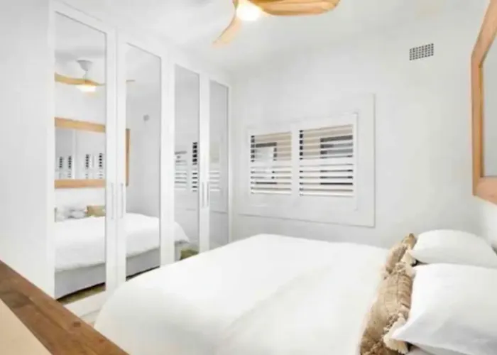 Bondi Bliss ~ Stylish & Comfy Gem ~ Walk To Beach!