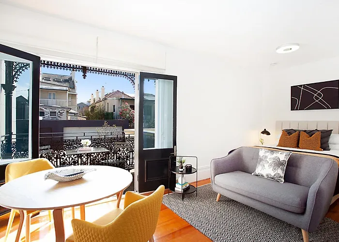 Perfect Located Comfy Studio With Balcony