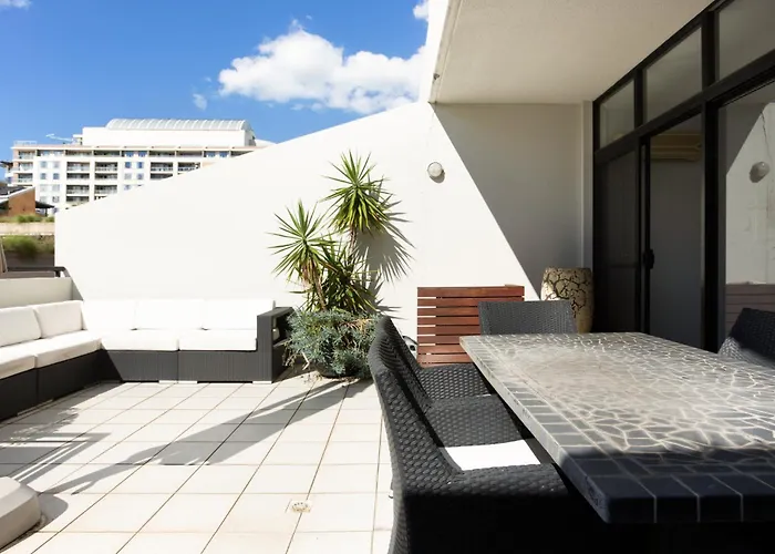 Chic Unit With Rooftop Terrace Near Sights & Shops