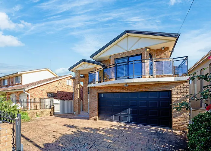 Hurstville Centre 2-Level Large House