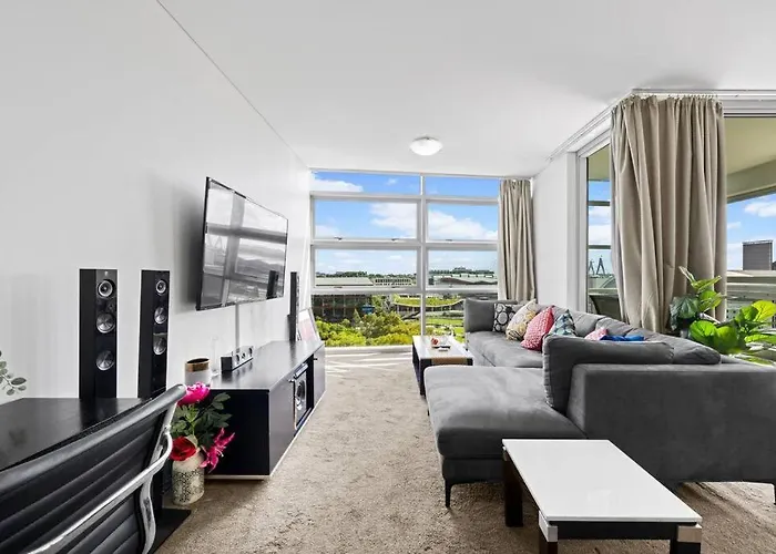Stylish 4Bd Cbd Apartment