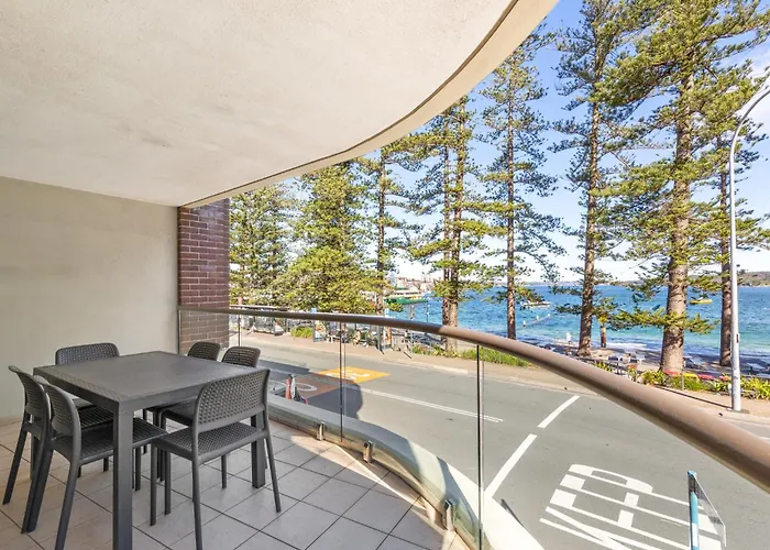 Ocean-Facing 2-Bed Manly Unit With Gym & Sauna