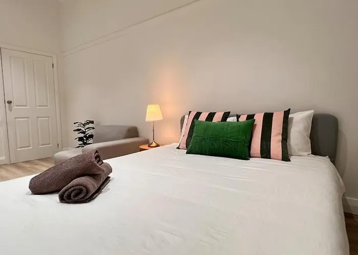 Charming Central Unit In Authentic Building