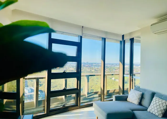 Cozy Olympic Park 2 Bedroom Condo Parking, Wifi