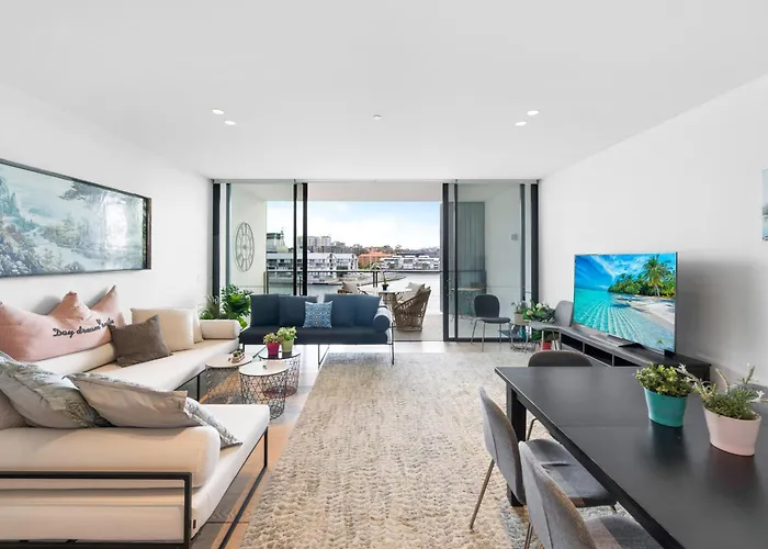 Holidays In Absolute Waterfront!