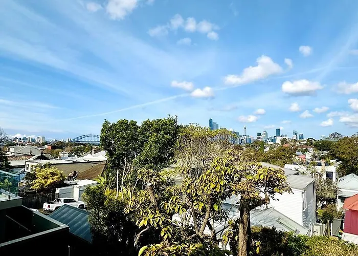 Stylish Home - Harbour Bridge Views