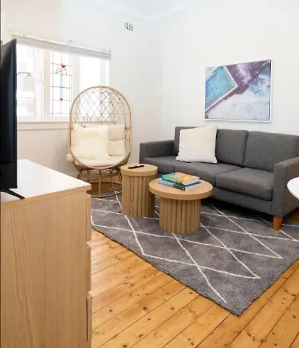 In The Heart Of Bondi, Stroll To The Beach