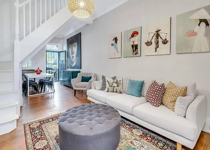 Ideal Location 3 Bdr Paddo Terrace Parking & Pets