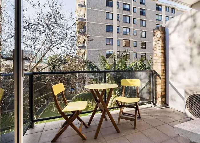 Homely-Bright, Air Con, Car Spc