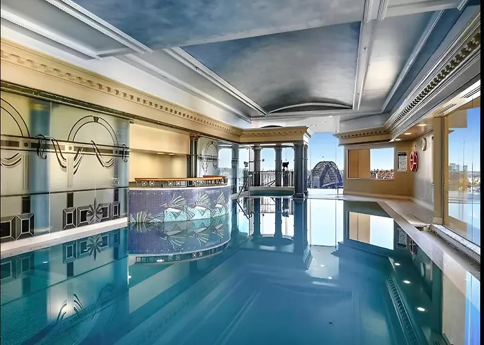 Central Sydney Apartment With Pool, Sauna & Gym