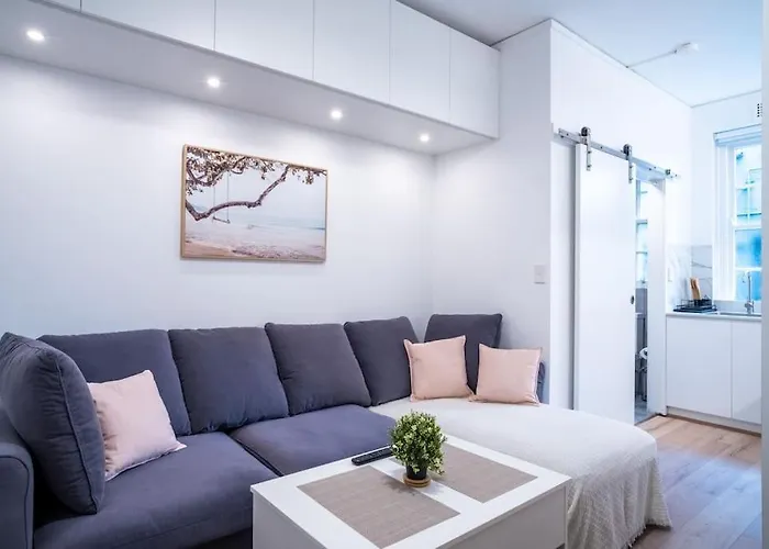Modern Studio In Prime Spot