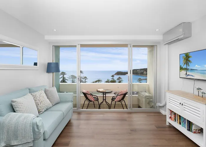 Modern Manly Apartment with Stunning Views, Pool