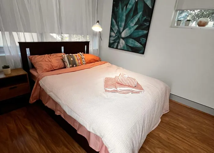 Bondi Stylish Bedroom Close To The Beach