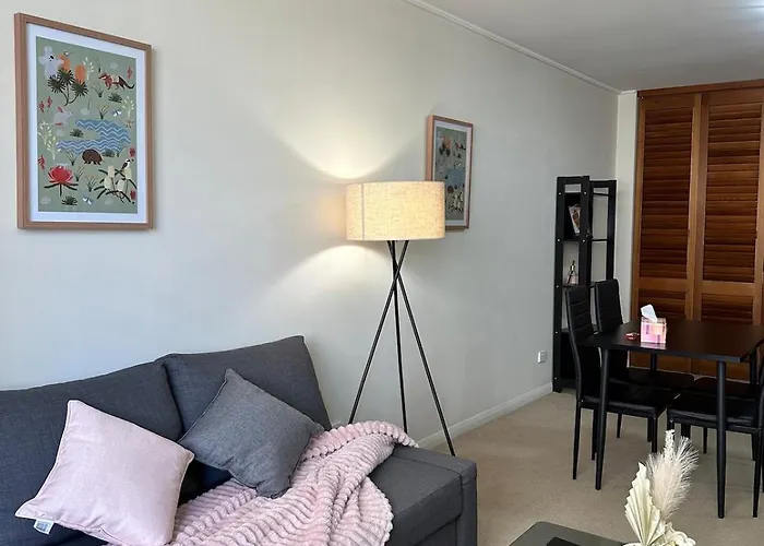 North Sydney Apartment With Free Parking