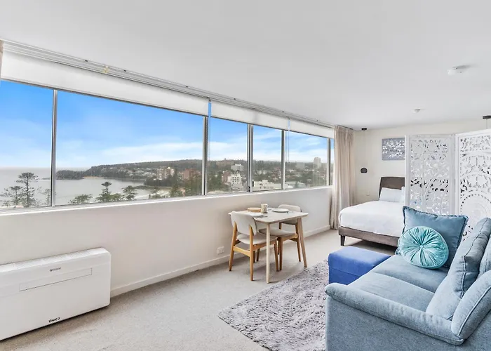 \'Coastal Nest\' Elegant Pad With Million-Dollar Views