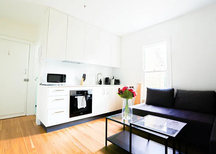 Elegant 1 Bedroom Apartment With Balcony Surry Hills 4